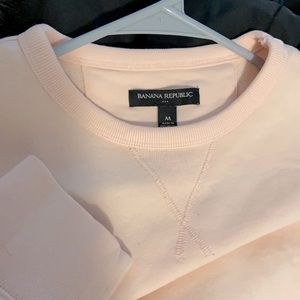 Never-worn, very light pink men’s banana republic crew-neck sweater. spring ‘20